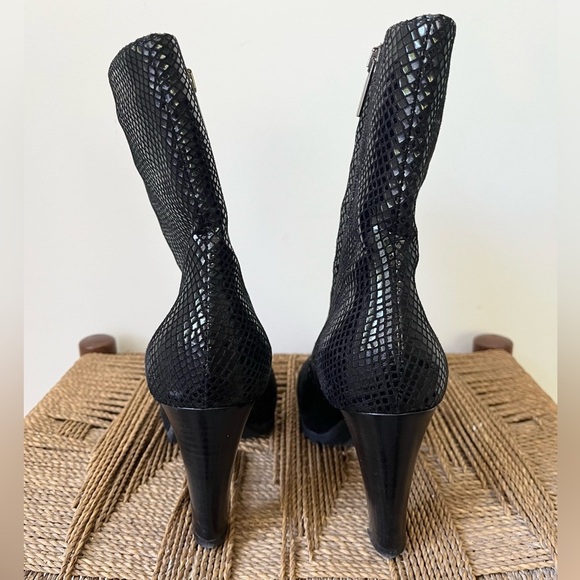 Aquatalia Shoes Women’s 8.5 Black Suede Ankle Boot Black - Picture 4 of 9